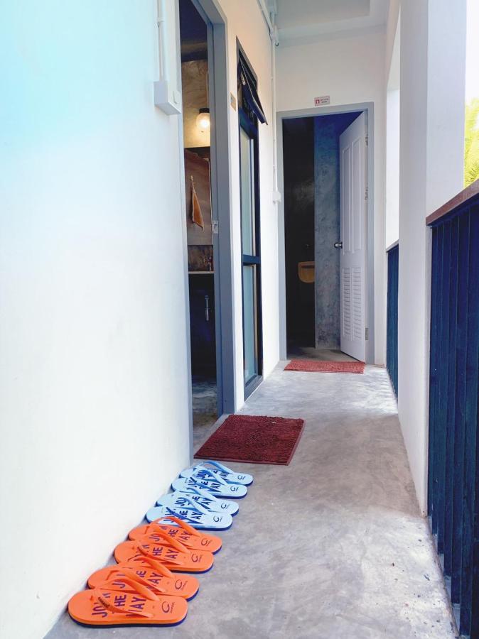 Sleepbox Hostel Suratthani Surat Thani Exterior photo